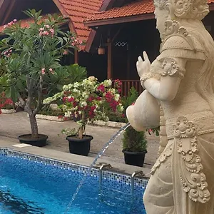 3* Affittacamere Uli Wood Villa, Bali - Near Gwk